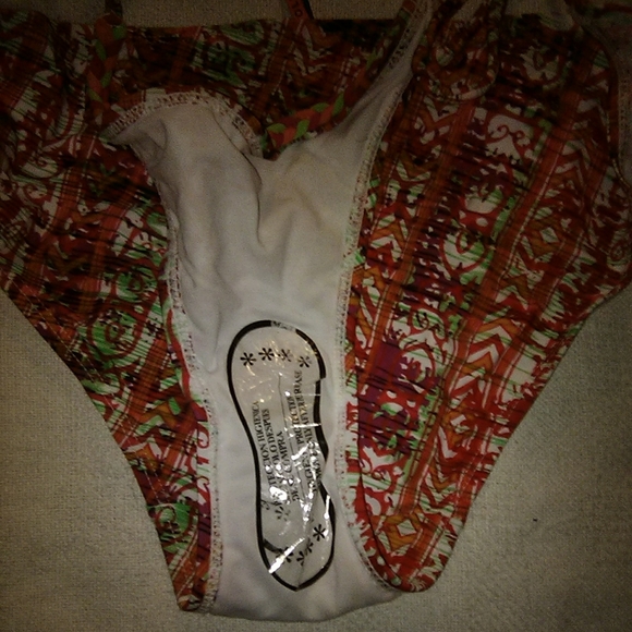 SUMMER BIKINI 👙 - Picture 3 of 4